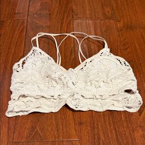 Source Unknown Cream Lace Crop Top